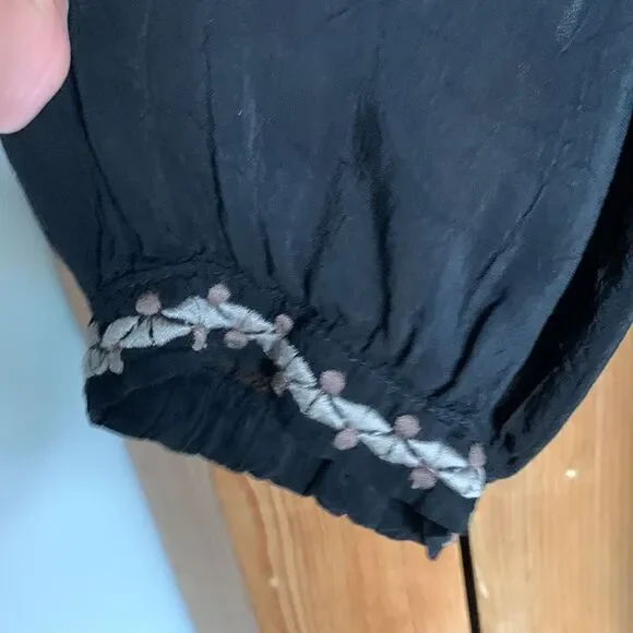 Johnny Was black embroidered floral ling sleeve cupra tunic top - Picture 8 of 9